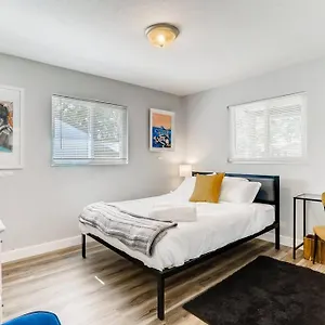 smart-eclectic-art-house-near-uc-davis-med-center.bestsacramentohotels.com/